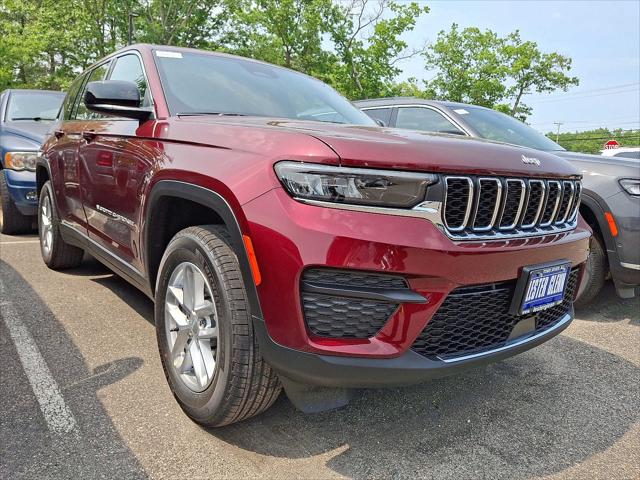 2025 Jeep Grand Cherokee GRAND CHEROKEE LAREDO X 4X4