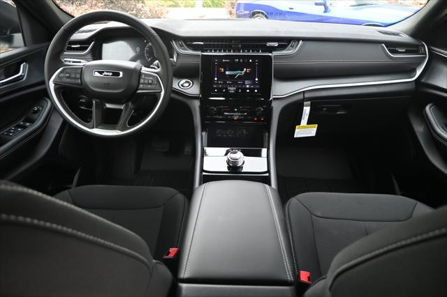 2025 Jeep Grand Cherokee GRAND CHEROKEE LAREDO X 4X2