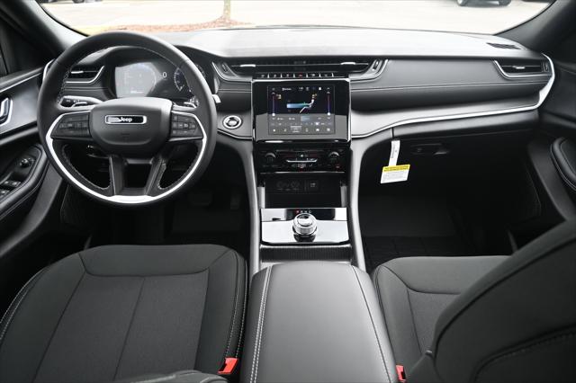 2025 Jeep Grand Cherokee GRAND CHEROKEE LAREDO X 4X2