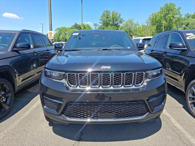 2025 Jeep Grand Cherokee GRAND CHEROKEE LAREDO X 4X4