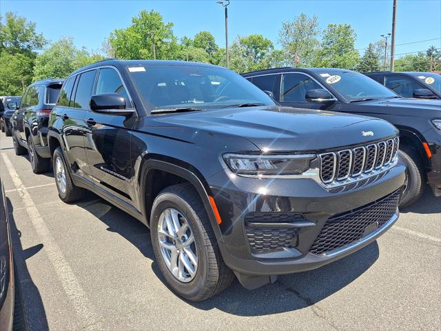 2025 Jeep Grand Cherokee GRAND CHEROKEE LAREDO X 4X4