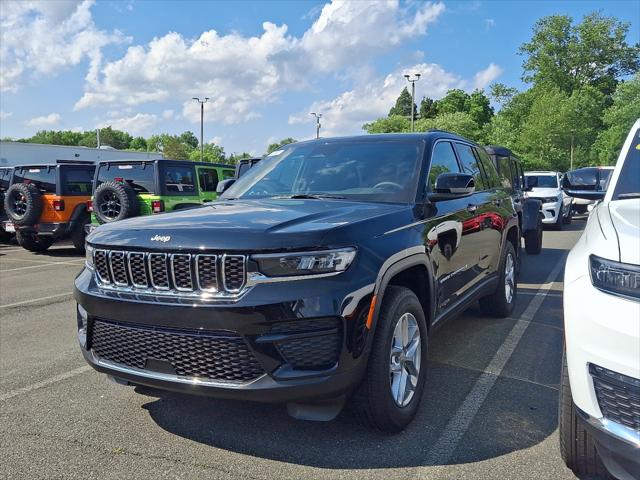 2025 Jeep Grand Cherokee GRAND CHEROKEE LAREDO X 4X4