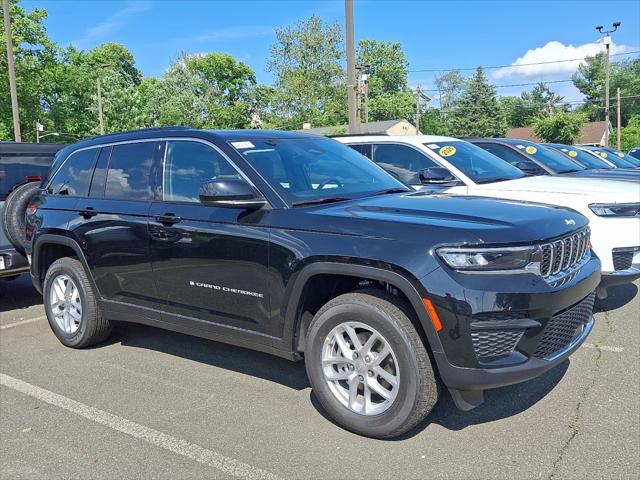 2025 Jeep Grand Cherokee GRAND CHEROKEE LAREDO X 4X4