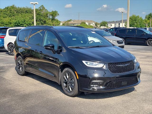 2025 Chrysler Pacifica PACIFICA SELECT