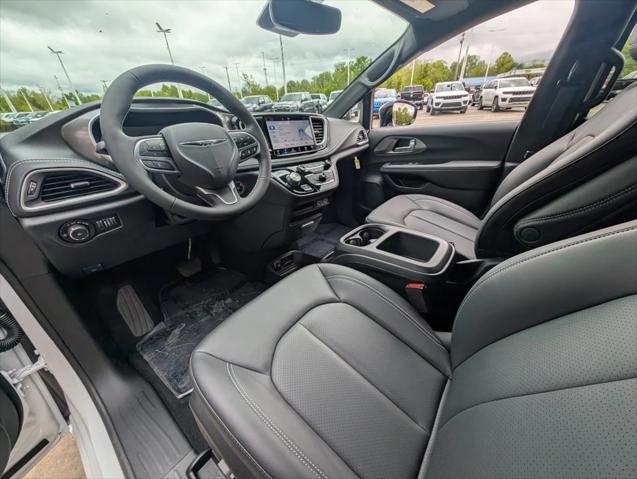 2025 Chrysler Pacifica PACIFICA SELECT