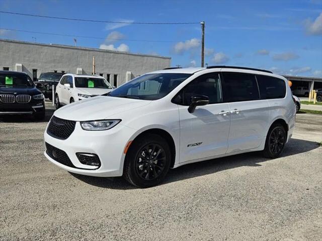 2025 Chrysler Pacifica PACIFICA SELECT