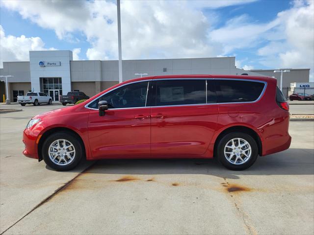 2025 Chrysler Voyager VOYAGER LX
