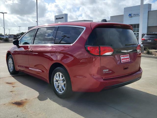 2025 Chrysler Voyager VOYAGER LX