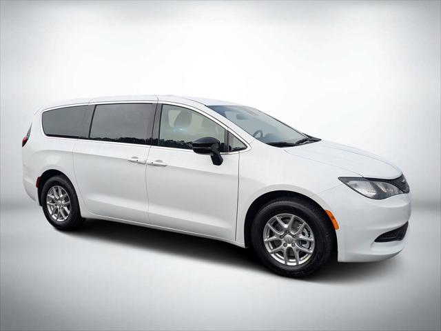 2025 Chrysler Voyager VOYAGER LX