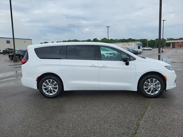2025 Chrysler Pacifica PACIFICA SELECT AWD