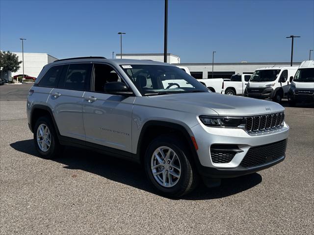 2025 Jeep Grand Cherokee GRAND CHEROKEE LAREDO X 4X2