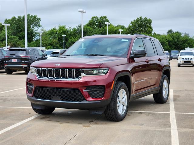 2025 Jeep Grand Cherokee GRAND CHEROKEE LAREDO X 4X4