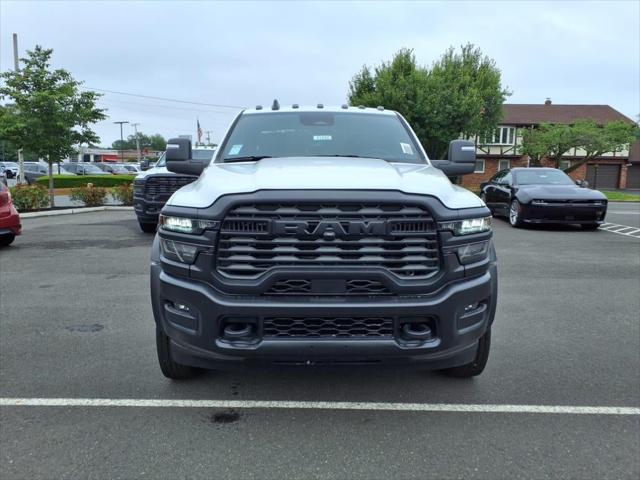 2025 RAM Ram 5500 Chassis Cab RAM 5500 TRADESMAN CHASSIS CREW CAB 4X4 60 CA 2025 RAM Ram 5500 Chassis Cab RAM 5500 TRADESMAN CHASSIS CREW CAB 4X4 60 CA