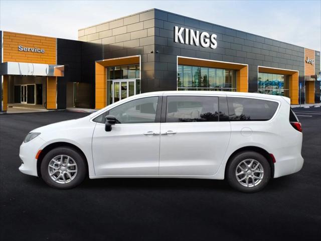 2025 Chrysler Voyager VOYAGER LX