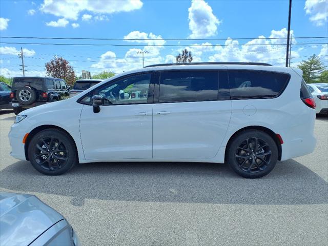 2025 Chrysler Pacifica PACIFICA LIMITED