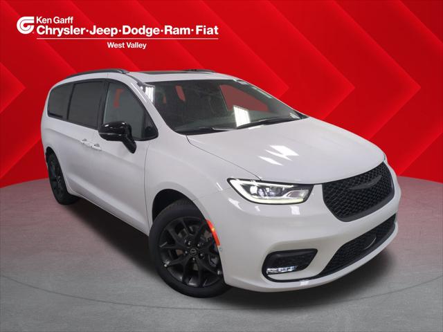 2025 Chrysler Pacifica PACIFICA LIMITED AWD