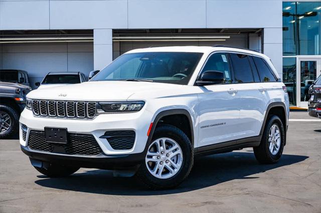 2025 Jeep Grand Cherokee GRAND CHEROKEE LAREDO 4X2