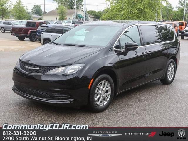 2025 Chrysler Voyager VOYAGER LX