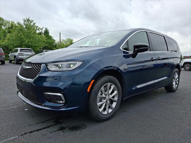 2025 Chrysler Pacifica PACIFICA SELECT AWD