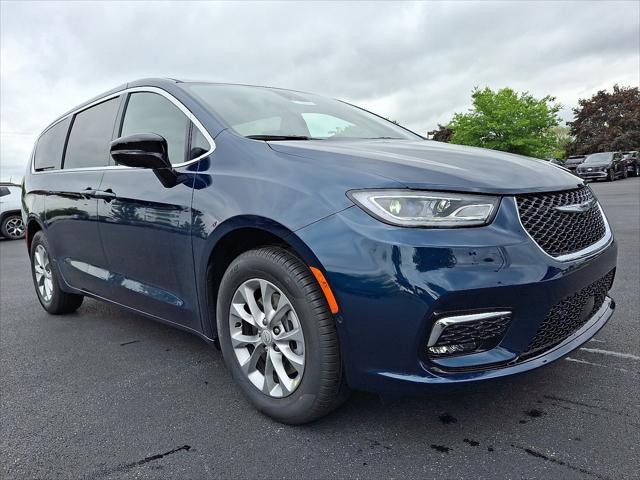 2025 Chrysler Pacifica PACIFICA SELECT AWD
