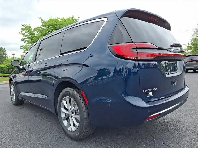 2025 Chrysler Pacifica PACIFICA SELECT AWD