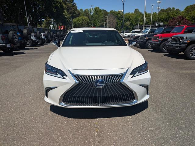 2020 Lexus ES 300h Ultra Luxury