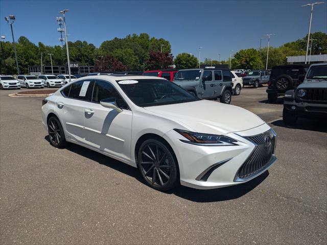 2020 Lexus ES 300h Ultra Luxury