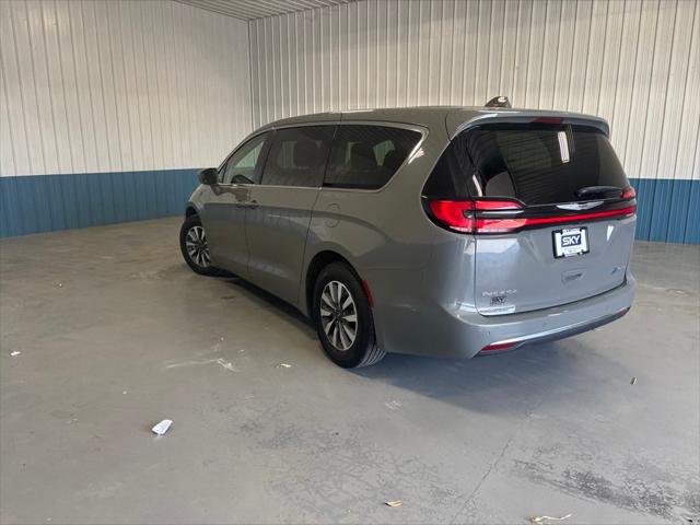 2022 Chrysler Pacifica Hybrid Touring L
