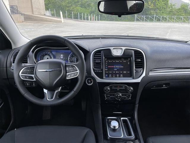 2023 Chrysler 300 Touring