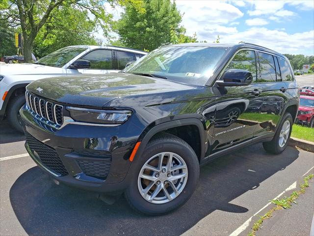 2025 Jeep Grand Cherokee GRAND CHEROKEE LAREDO X 4X4
