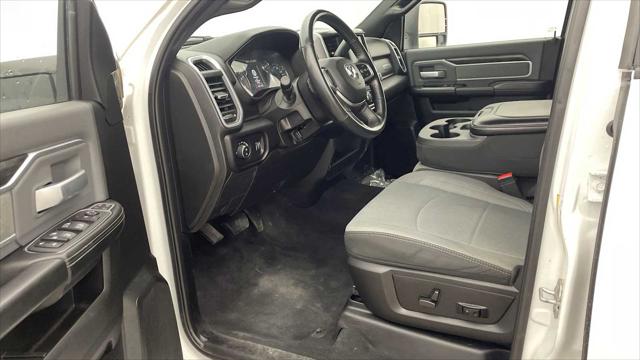 2023 RAM 3500 Big Horn Crew Cab 4x4 64 Box