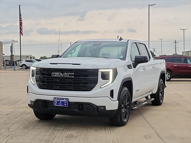 2022 GMC Sierra 1500 4WD Crew Cab Short Box Elevation with 3SB