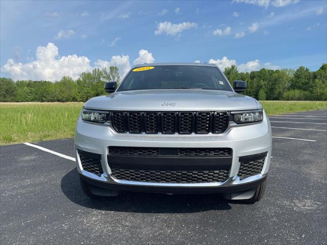 2025 Jeep Grand Cherokee GRAND CHEROKEE L LAREDO X 4X4