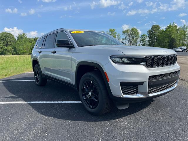 2025 Jeep Grand Cherokee GRAND CHEROKEE L LAREDO X 4X4
