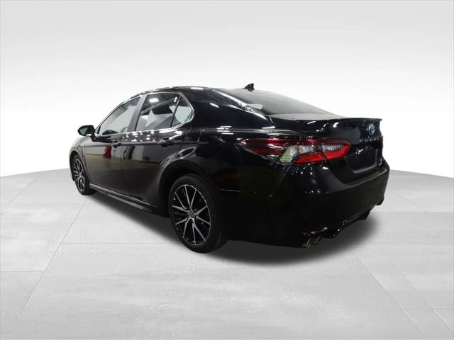 2021 Toyota Camry SE Hybrid