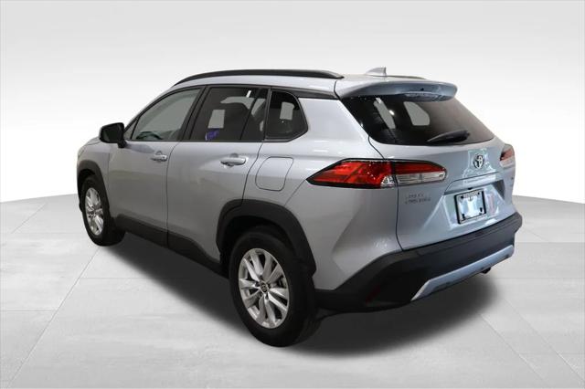 2024 Toyota Corolla Cross LE