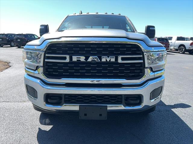 2024 RAM 3500 Tradesman Crew Cab 4x4 8 Box