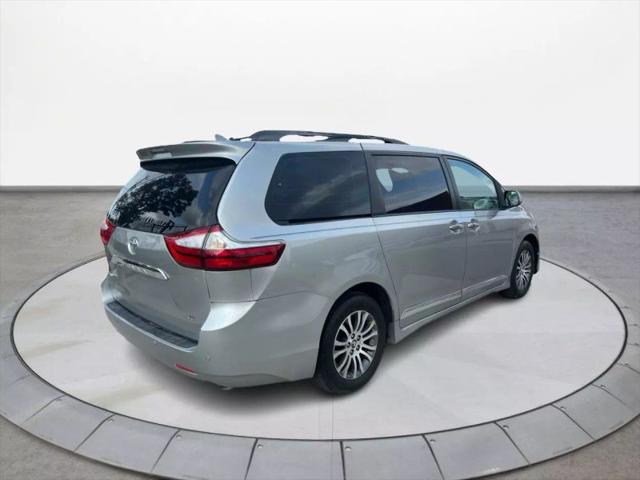 2018 Toyota Sienna XLE 8 Passenger