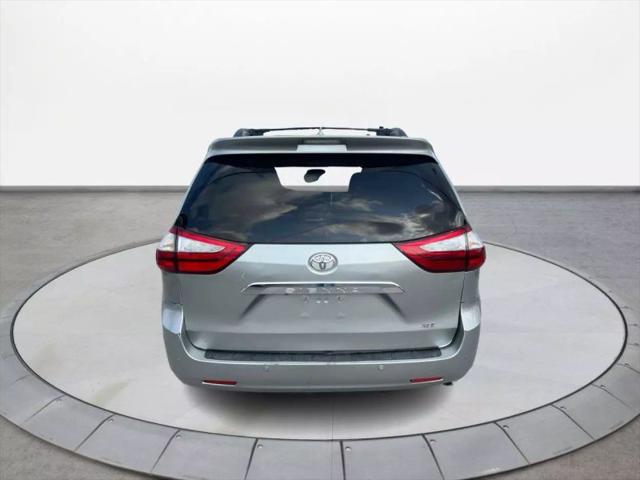 2018 Toyota Sienna XLE 8 Passenger
