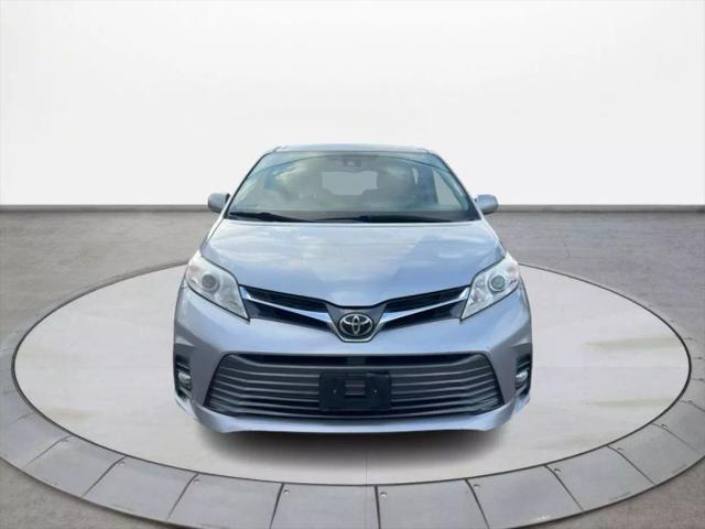 2018 Toyota Sienna XLE 8 Passenger