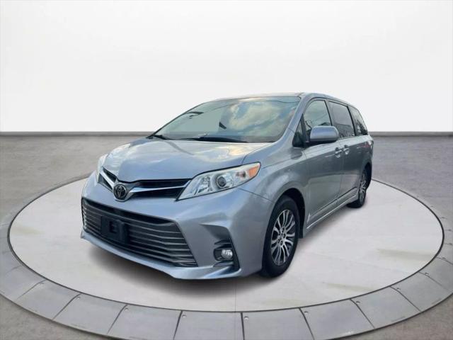 2018 Toyota Sienna XLE 8 Passenger