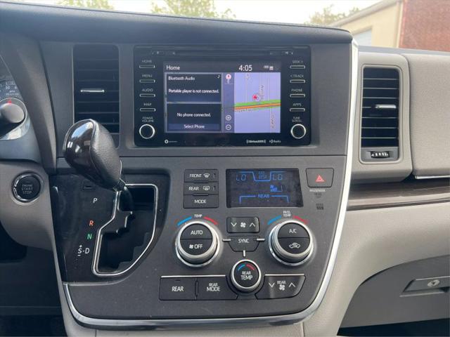 2018 Toyota Sienna XLE 8 Passenger