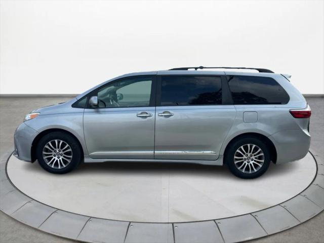 2018 Toyota Sienna XLE 8 Passenger