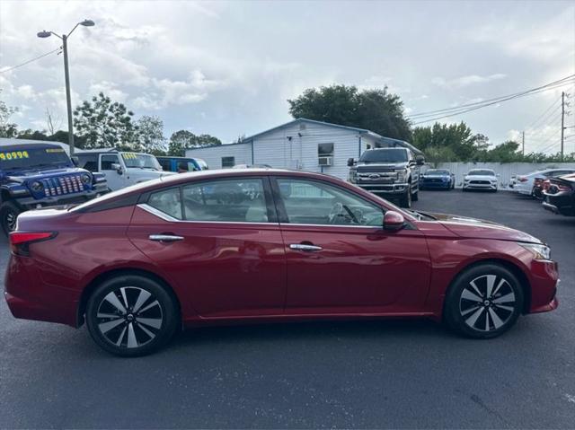 2022 Nissan Altima SL FWD