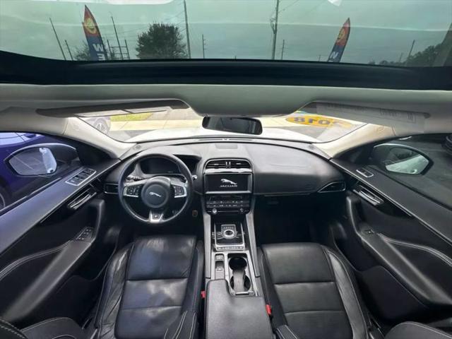 2018 Jaguar F-PACE 25t R-Sport