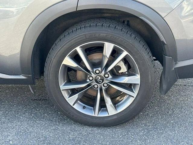 2023 INFINITI QX60 LUXE AWD