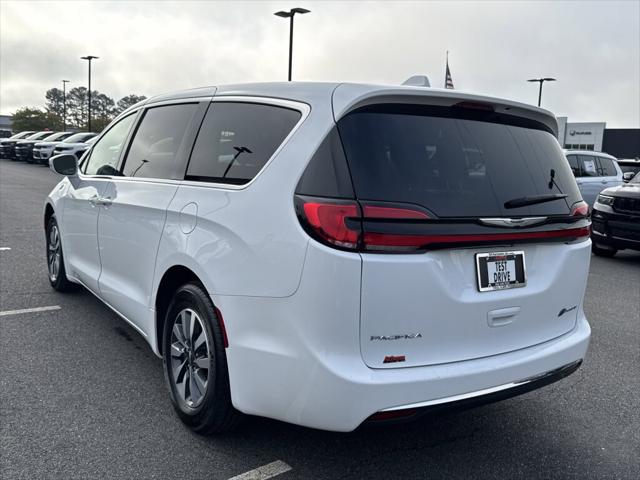 2022 Chrysler Pacifica Hybrid Touring L