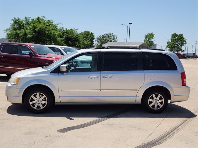 2009 Chrysler Town and Country Touring