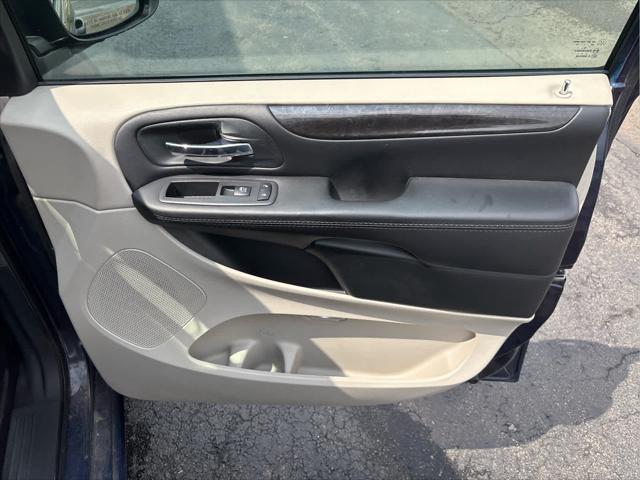 Used 2017 Dodge Grand Caravan For Sale in Wilmington, OH