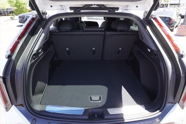 2025 Cadillac iQ Luxury 1 AWD
